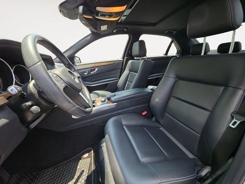 Used 2014 Mercedes-Benz E 350 4MATIC Sedan image 9