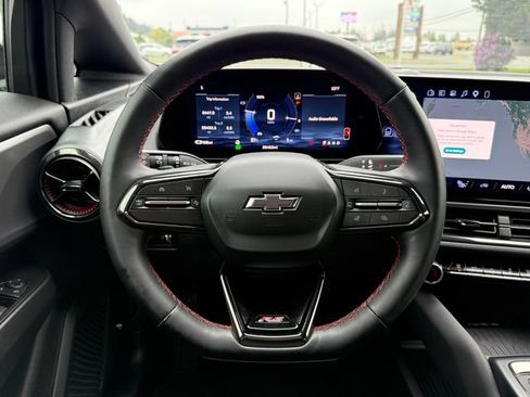 Used 2025 Chevrolet Equinox EV RS w/ LPO, All-Weather Mat Package FWD image 20