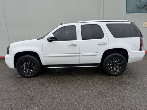 Used 2007 GMC Yukon Denali AWD/4WD image 2