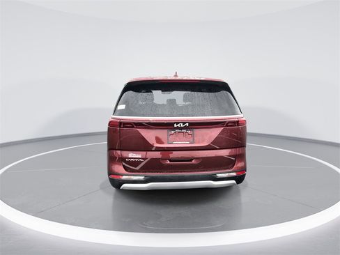 Used 2024 Kia Carnival LX image 7