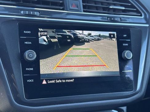 Used 2023 Volkswagen Tiguan SE R-Line image 14