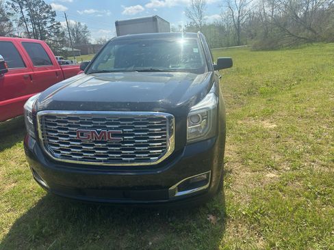 Used 2019 GMC Yukon Denali w/ Denali Ultimate Package image 2