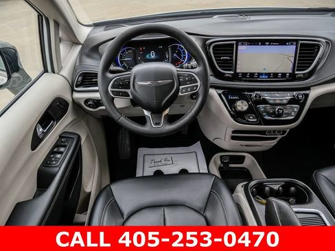 Used 2024 Chrysler Pacifica Limited FWD image 50