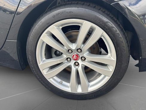 Used 2018 Jaguar XJ L Portfolio RWD image 19