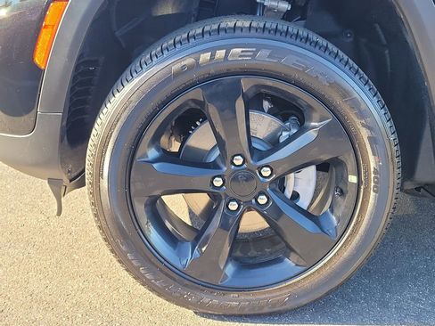 New 2025 Jeep Grand Cherokee Altitude image 43