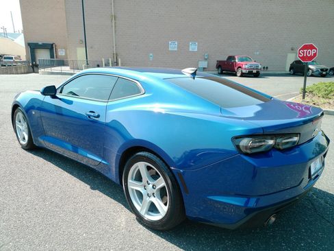 Certified 2020 Chevrolet Camaro LT RWD image 5