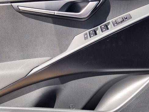 New 2026 Kia Niro LX image 17