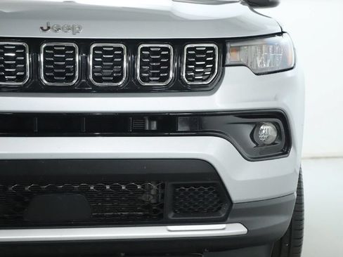 Used 2025 Jeep Compass Limited AWD/4WD image 8
