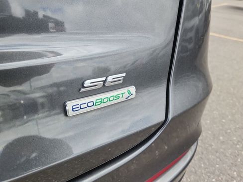 Used 2020 Ford Fusion SE FWD image 13