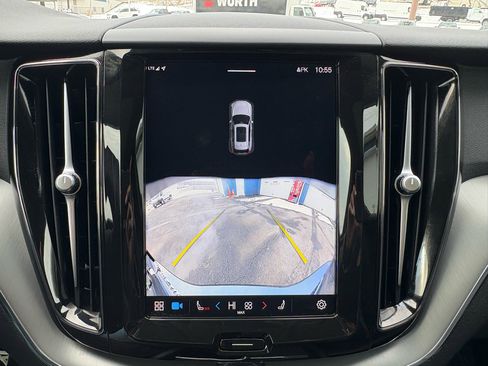 Used 2024 Volvo XC60 B5 Core image 34