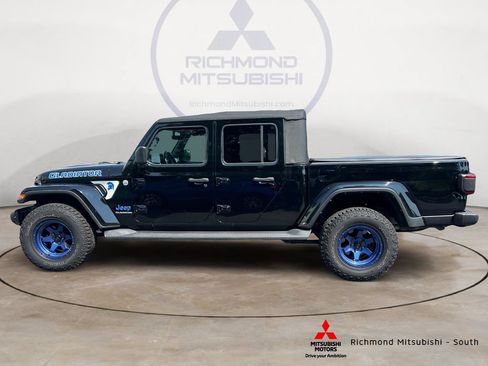 Used 2022 Jeep Gladiator Overland w/ Safety Group AWD/4WD image 6