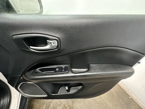 Used 2019 Jeep Compass Limited image 23