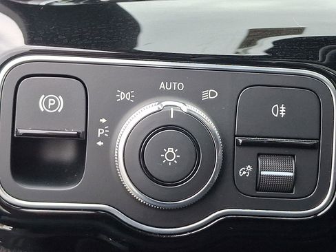 Used 2021 Mercedes-Benz A 220 A 220 image 25