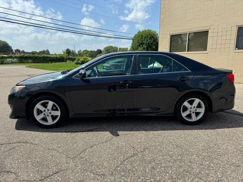 Used 2012 Toyota Camry SE FWD image 5