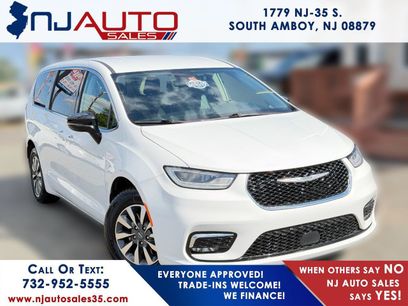Used 2024 Chrysler Pacifica Limited