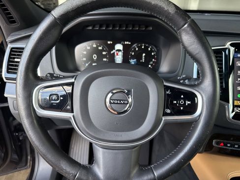 Used 2018 Volvo XC90 T6 Momentum w/ Convenience Package image 10