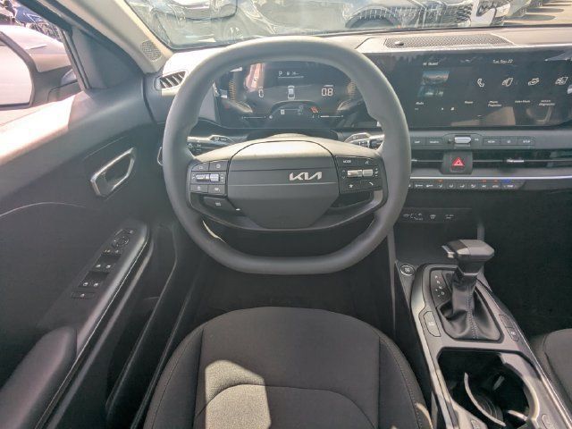 New 2026 Kia K4 FWD image 17