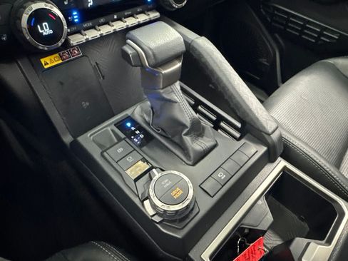 Used 2025 Toyota 4Runner Limited AWD/4WD image 31