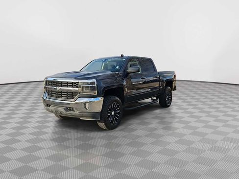 Used 2018 Chevrolet Silverado 1500 LT w/ All Star Edition image 4