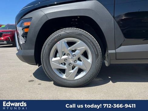 New 2025 Hyundai Kona SE image 21