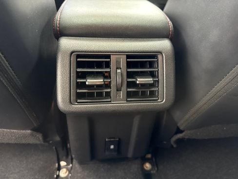 Used 2020 Mitsubishi Outlander LE FWD image 36