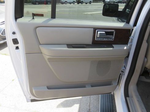 Used 2013 Lincoln Navigator L 4WD w/ HD Trailer Tow Pkg image 30