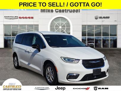 Certified 2024 Chrysler Pacifica Touring-L