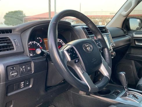 Used 2023 Toyota 4Runner SR5 Premium w/ Moonroof Package RWD image 9