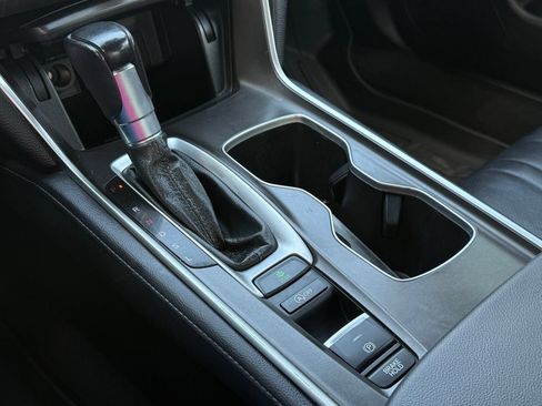 Used 2022 Honda Accord EX-L image 32