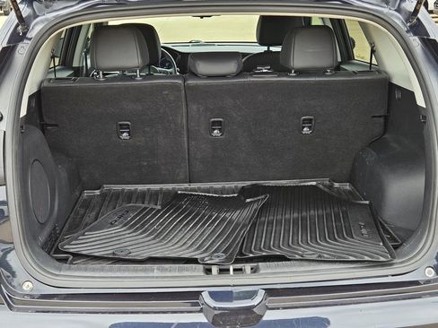 Used 2022 Kia Niro EX Premium image 8