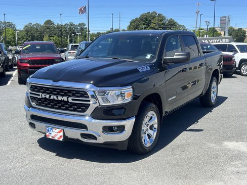 Used 2022 RAM 1500 Big Horn AWD/4WD image 3
