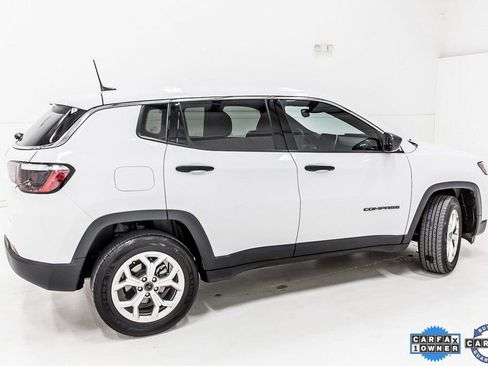Used 2025 Jeep Compass Sport image 9