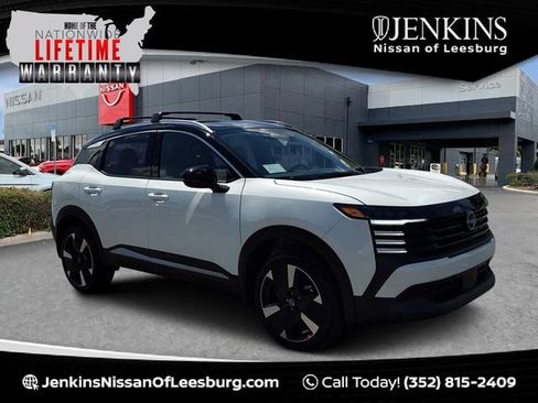 Certified 2025 Nissan Kicks SR FWD image 1