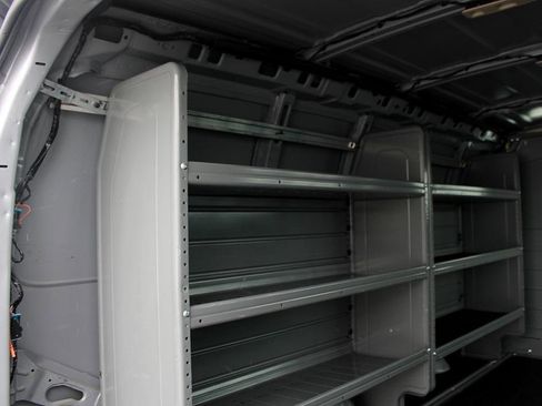 Used 2018 Chevrolet Express 2500 w/ Driver Convenience Package image 31