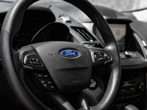 Used 2019 Ford Escape SE image 17