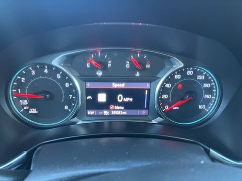 Used 2023 Chevrolet Equinox Premier image 10