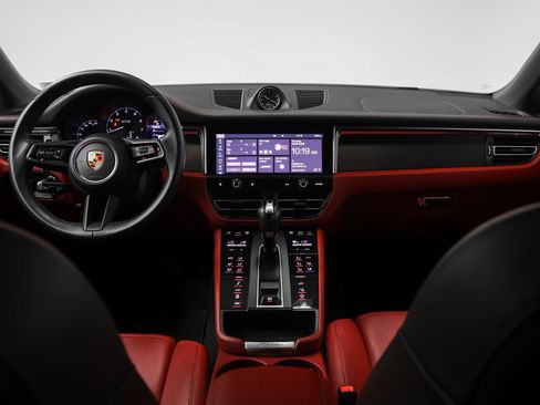 Certified 2024 Porsche Macan GTS w/ Premium Plus Package AWD/4WD image 34