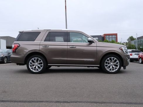 Used 2018 Ford Expedition Platinum AWD/4WD image 4