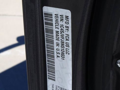 Used 2017 Jeep Cherokee Trailhawk AWD/4WD image 50