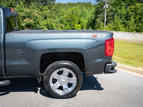 Used 2018 Chevrolet Silverado 1500 LTZ Z71 w/ LTZ Plus Package AWD/4WD image 6
