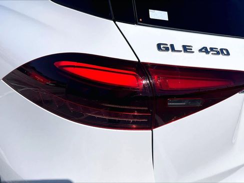 Certified 2025 Mercedes-Benz GLE 450 4MATIC image 29