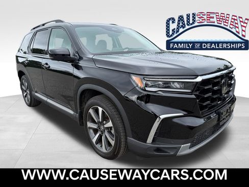 Used 2025 Honda Pilot Elite image 1
