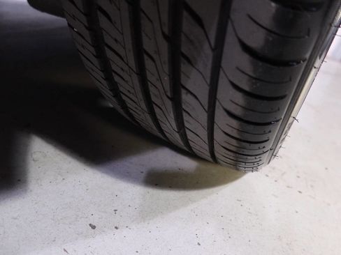 Used 2017 Lincoln Continental Select image 40