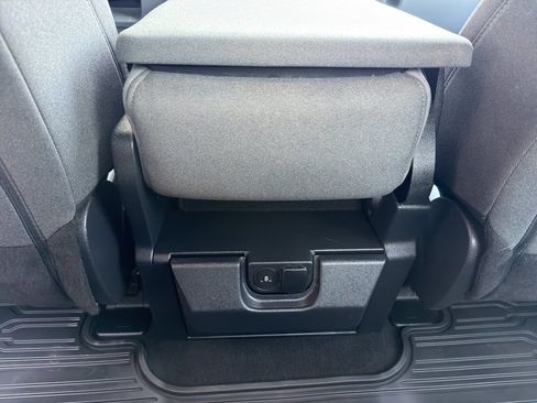 Certified 2025 Ford F450 XLT w/ 360-Degree Camera Package AWD/4WD image 38