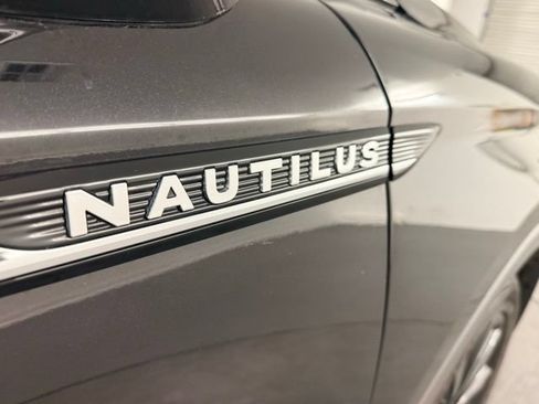 Used 2021 Lincoln Nautilus Reserve w/ Monochromatic Package FWD image 12