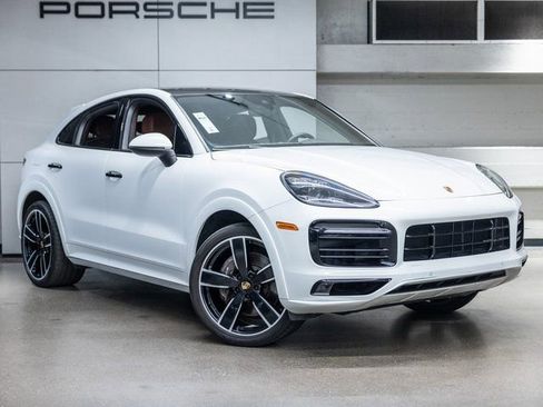 Certified 2023 Porsche Cayenne Platinum Edition image 11