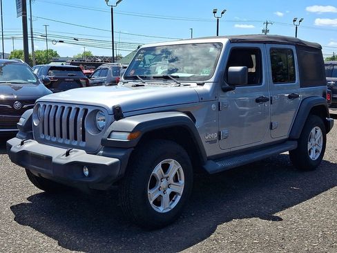 Used 2018 Jeep Wrangler Unlimited Sport S AWD/4WD image 3