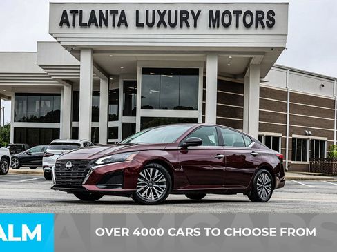 Used 2025 Nissan Altima 2.5 SV FWD image 3