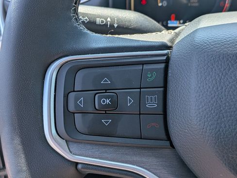 Certified 2025 Jeep Wagoneer Series III w/ Premium Group I AWD/4WD image 15