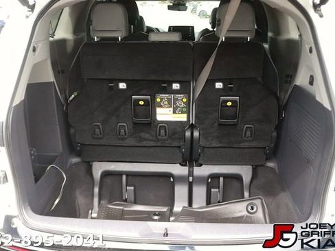 Used 2022 Toyota Sienna Limited FWD image 17
